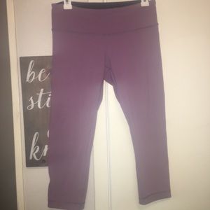 Lululemon yogas cropped, reversible.